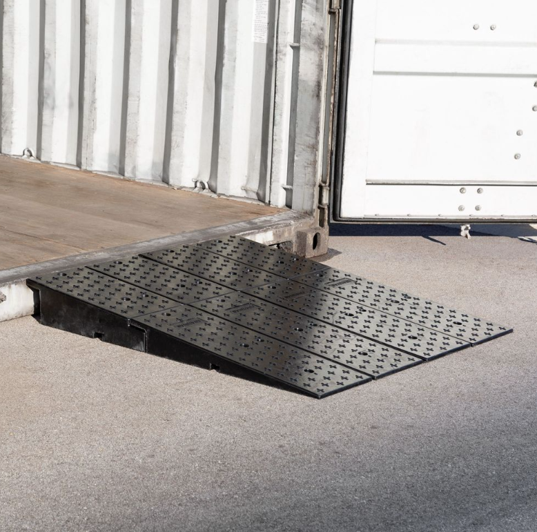 Rubber Full-Width Wedge Shipping Container Ramp | 49" x 44"